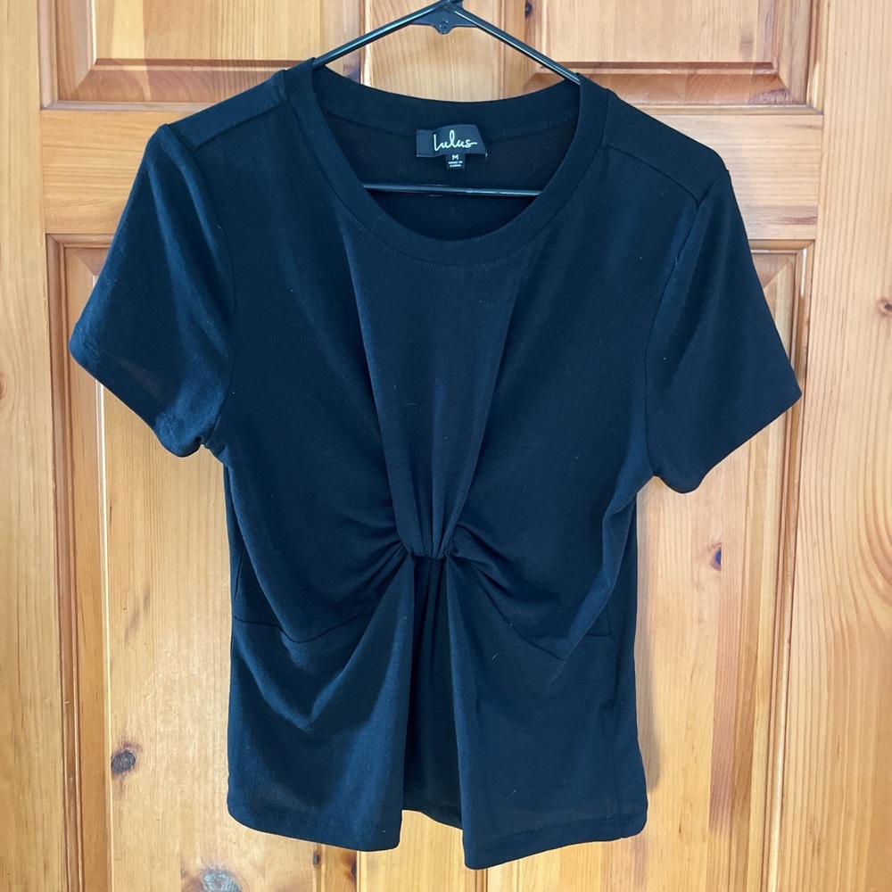 Lulu's Black Knot Front Top
